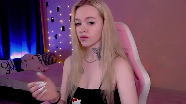 Snapshot of Naughty_Mable chatting on June 2026 01:54:02 AM Naughty Mable online show from June 2026 01:54:02 AM