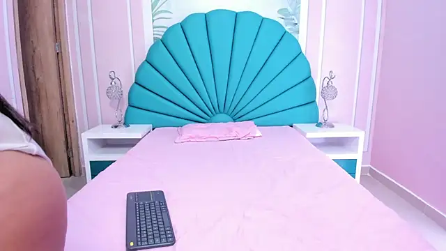 Daphne Fox  online show from January 2025 02:24:02 PM