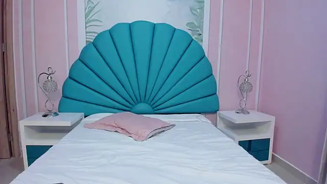 Daphne Fox  online show from February 2025 08:33:02 AM