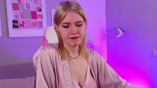 NellieLoyns online show from March 2025 05:07:02 PM