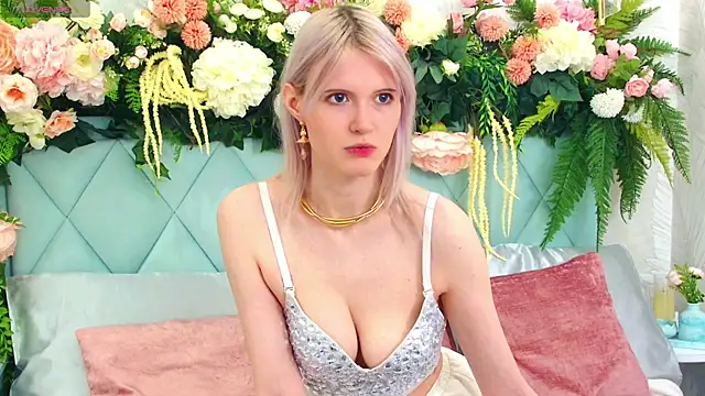 NellieLoyns online show from October 2025 05:35:02 PM