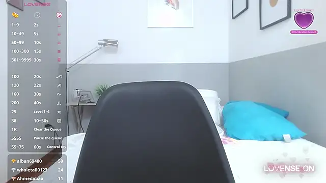 Snapshot of MommyHelpsmee chatting on January 2025 01:22:02 AM MommyHelpsmee online show from January 2025 01:22:02 AM