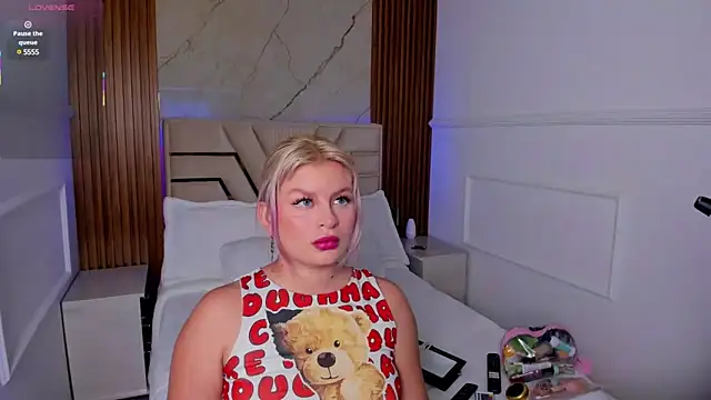 LolaAngellx online show from March 2025 01:18:01 PM