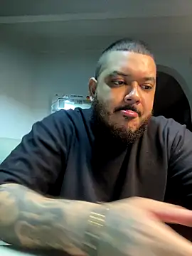 El Titan1998 online show from October 2025 11:49:02 PM