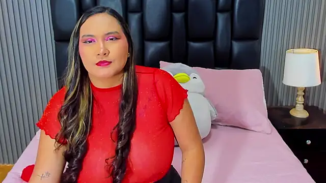 Snapshot of MiaLaurents chatting on February 2025 12:37:01 AM MiaLaurents online show from February 2025 12:37:01 AM