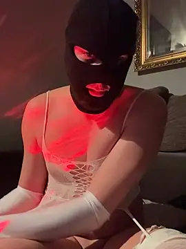 Snapshot of DiamondZar77038 chatting on January 2025 05:40:01 PM DiamondZar77038 online show from January 2025 05:40:01 PM