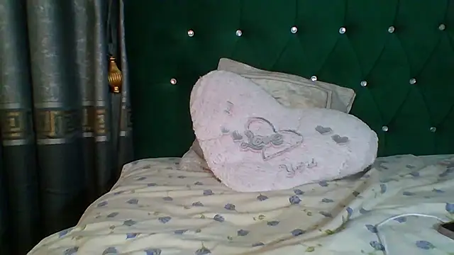 Snapshot of LeydiLi chatting on March 2025 07:04:01 PM LeydiLi online show from March 2025 07:04:01 PM