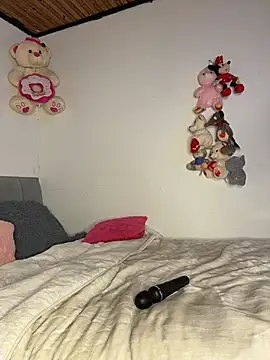 Snapshot of Charlotemonroe chatting on November 2025 05:40:01 AM Charlotemonroe online show from November 2025 05:40:01 AM