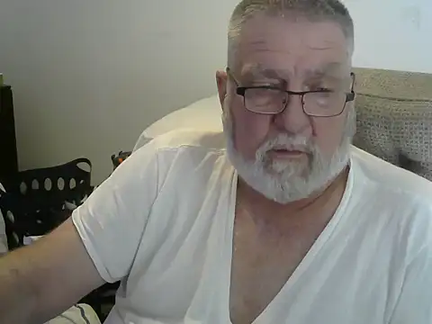 Snapshot of viejo_oso chatting on October 2025 09:57:01 PM viejo oso online show from October 2025 09:57:01 PM
