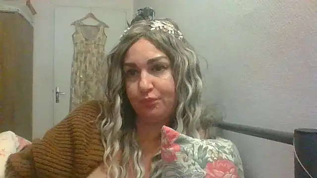 BELLAMORGANE1 online show from December 2024 06:05:01 PM