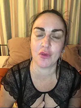 BELLAMORGANE1 online show from April 2026 01:12:01 PM