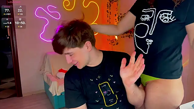 RobertAndLinela online show from September 2025 12:05:02 PM