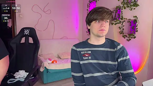 RobertAndLinela online show from December 2025 03:12:02 AM