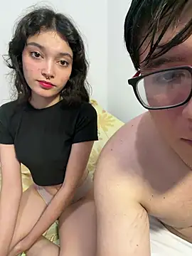 Snapshot of MikeAndJessy chatting on February 2026 03:04:01 AM MikeAndJessy online show from February 2026 03:04:01 AM