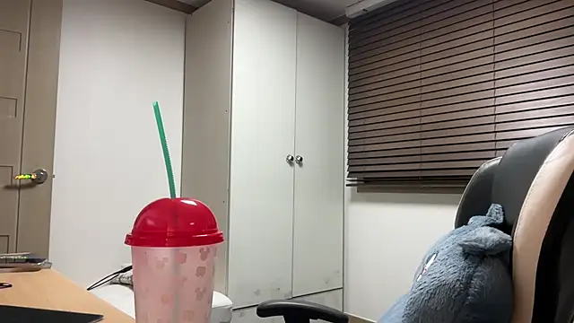 yunasuka online show from January 2025 01:05:02 PM