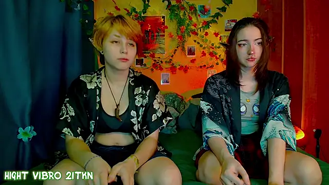Snapshot of TrickyKitsune chatting on October 2025 01:07:01 PM TrickyKitsune online show from October 2025 01:07:01 PM