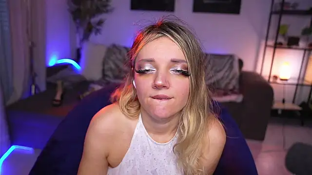 Magnetic Amy online show from January 2025 01:11:01 PM