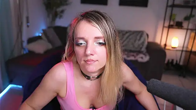 Magnetic Amy online show from February 2025 01:16:02 PM