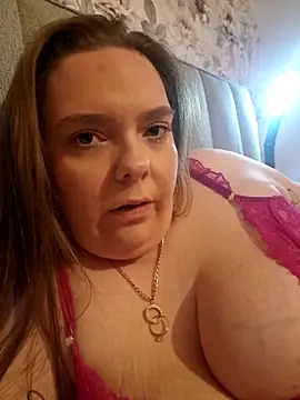 Snapshot of OFChloVIPxx chatting on March 2025 11:00:02 PM OFChloVIPxx online show from March 2025 11:00:02 PM