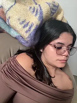 Snapshot of pretty_angela1 chatting on May 2026 10:04:02 PM pretty angela1 online show from May 2026 10:04:02 PM