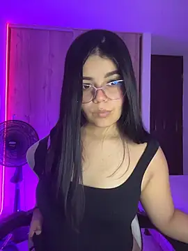 Snapshot of pretty_angela1 chatting on June 2026 06:52:02 AM pretty angela1 online show from June 2026 06:52:02 AM