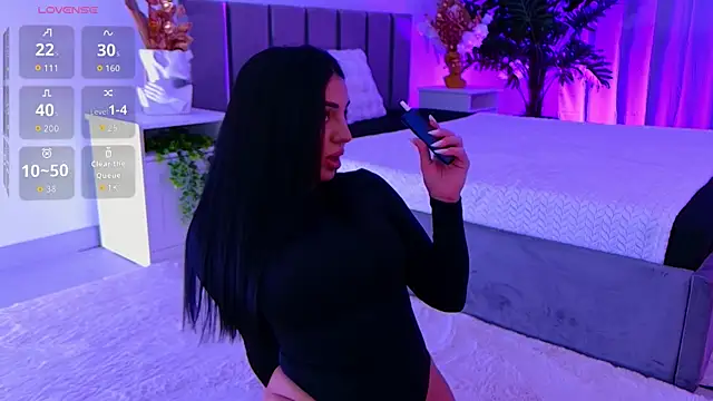 Snapshot of evanew_ chatting on April 2026 05:28:01 PM evanew online show from April 2026 05:28:01 PM