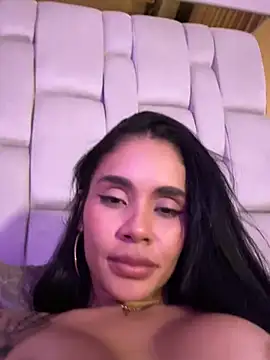 Snapshot of Karol_Towers chatting on March 2025 11:09:02 PM Karol Towers online show from March 2025 11:09:02 PM