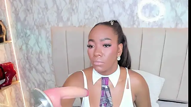 whiitneyfox online show from November 2025 11:27:01 PM