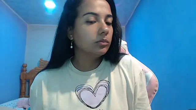 Coral0403 online show from October 2025 08:43:02 PM