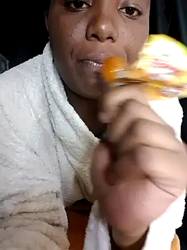 Queen-BD online show from March 2025 11:11:01 PM