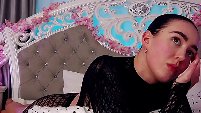 KimKhallifa online show from February 2026 02:29:02 PM