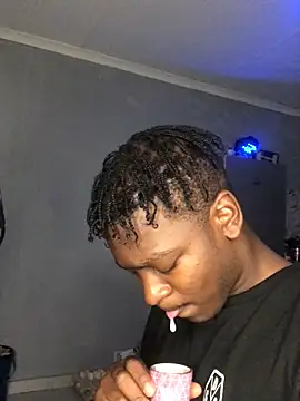 Redfucks333 online show from April 2026 07:41:01 PM