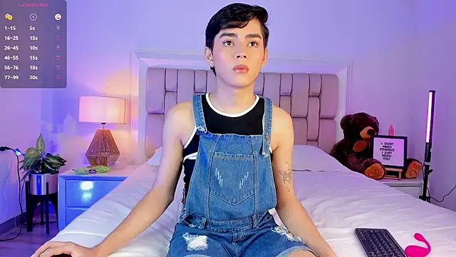 Maxi little online show from November 2025 12:03:02 AM