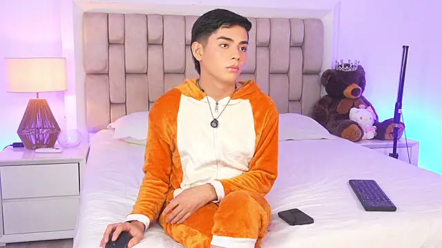 Maxi little online show from March 2026 08:37:02 PM