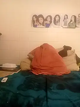 k1oudE online show from September 2025 04:58:01 AM