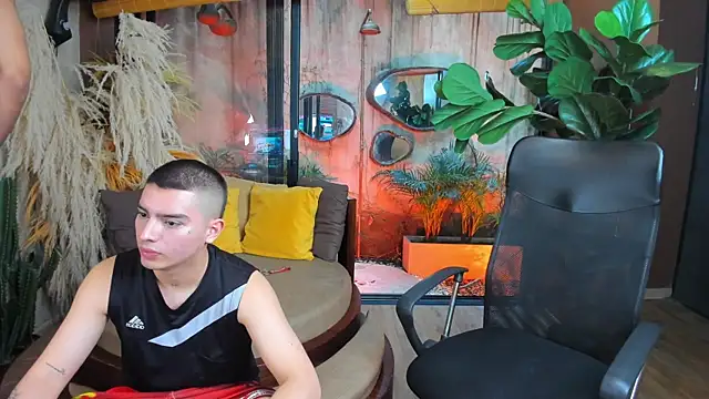 MarcoVitto online show from November 2025 07:46:02 PM