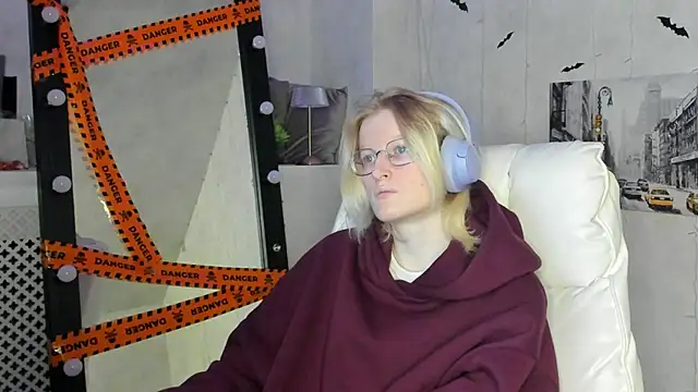 ElizabethHarpper online show from November 2025 02:01:02 AM