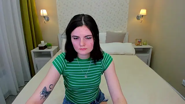 Snapshot of CharlotteMitchell chatting on February 2025 01:11:01 PM CharlotteMitchell online show from February 2025 01:11:01 PM