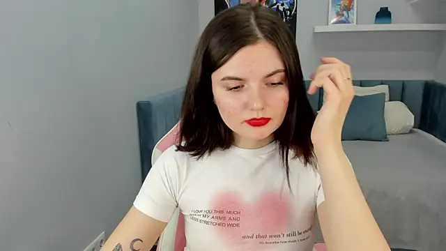 Snapshot of CharlotteMitchell chatting on February 2025 11:12:02 AM CharlotteMitchell online show from February 2025 11:12:02 AM