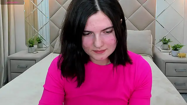 Snapshot of CharlotteMitchell chatting on February 2025 11:01:02 AM CharlotteMitchell online show from February 2025 11:01:02 AM
