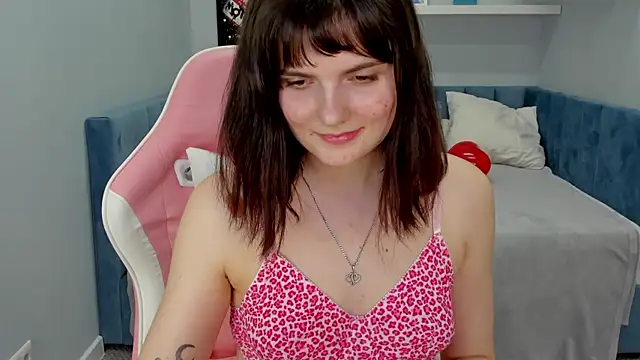 Snapshot of CharlotteMitchell chatting on February 2025 02:22:02 PM CharlotteMitchell online show from February 2025 02:22:02 PM