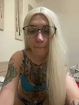 Snapshot of Bunny-xiel chatting on February 2025 10:43:02 PM Bunny-xiel online show from February 2025 10:43:02 PM