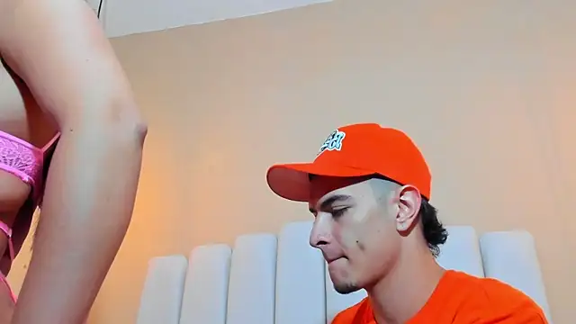 DAVID VICTORIAA online show from March 2025 01:17:01 PM