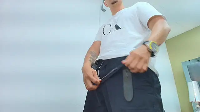 DAVID VICTORIAA online show from April 2026 01:05:02 PM