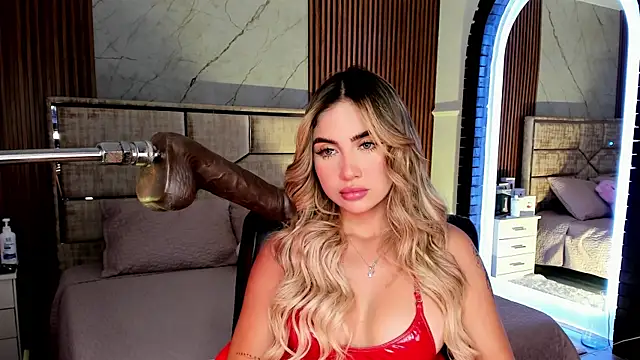EmiilyHendriixx online show from October 2025 08:18:01 PM
