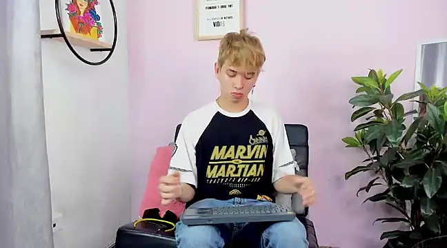 Brian-Ausslos online show from January 2025 01:37:02 PM