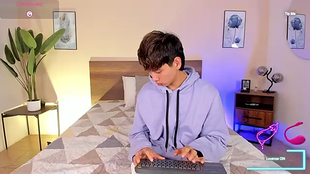 Brian-Ausslos online show from December 2025 04:55:01 AM