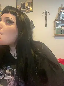 Snapshot of Gothicsiren chatting on February 2025 03:31:02 PM Gothicsiren online show from February 2025 03:31:02 PM