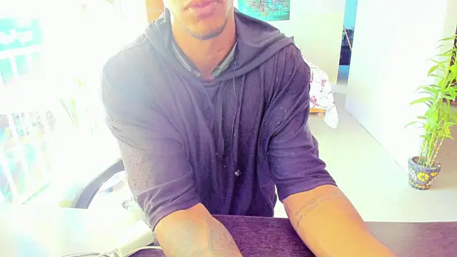 Adam Valenciia online show from October 2025 10:15:01 PM