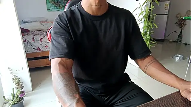 Adam Valenciia online show from April 2026 04:26:01 PM